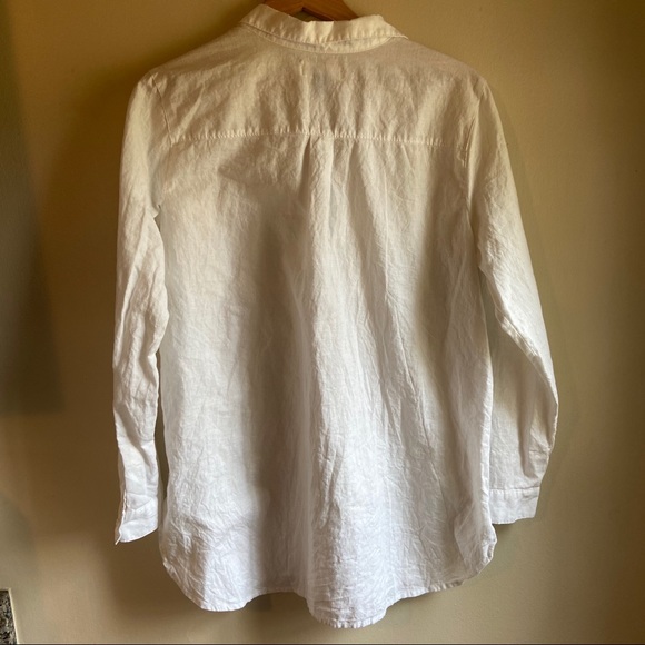 OLD NAVY White Blouse with Collar and Two Pockets - Picture 4 of 4